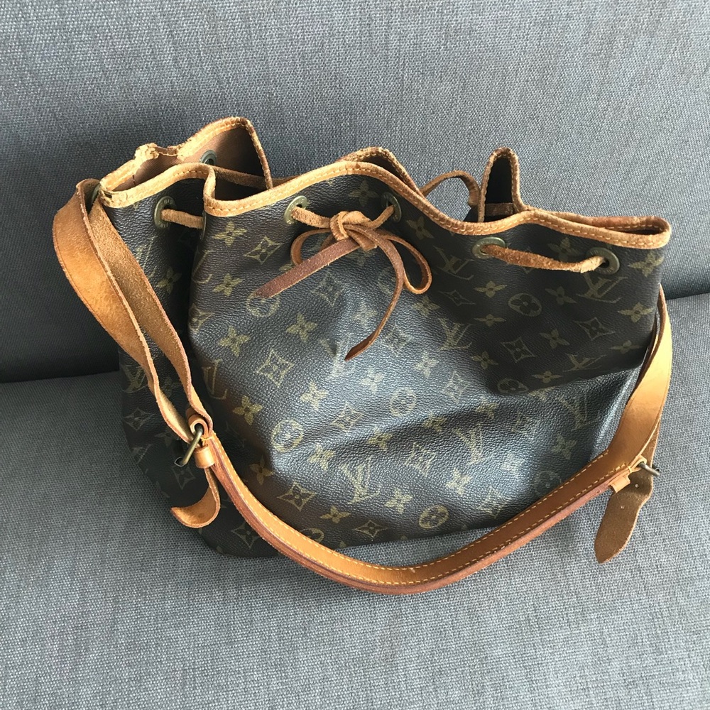 Authentic Louis Vuitton Petite Noe